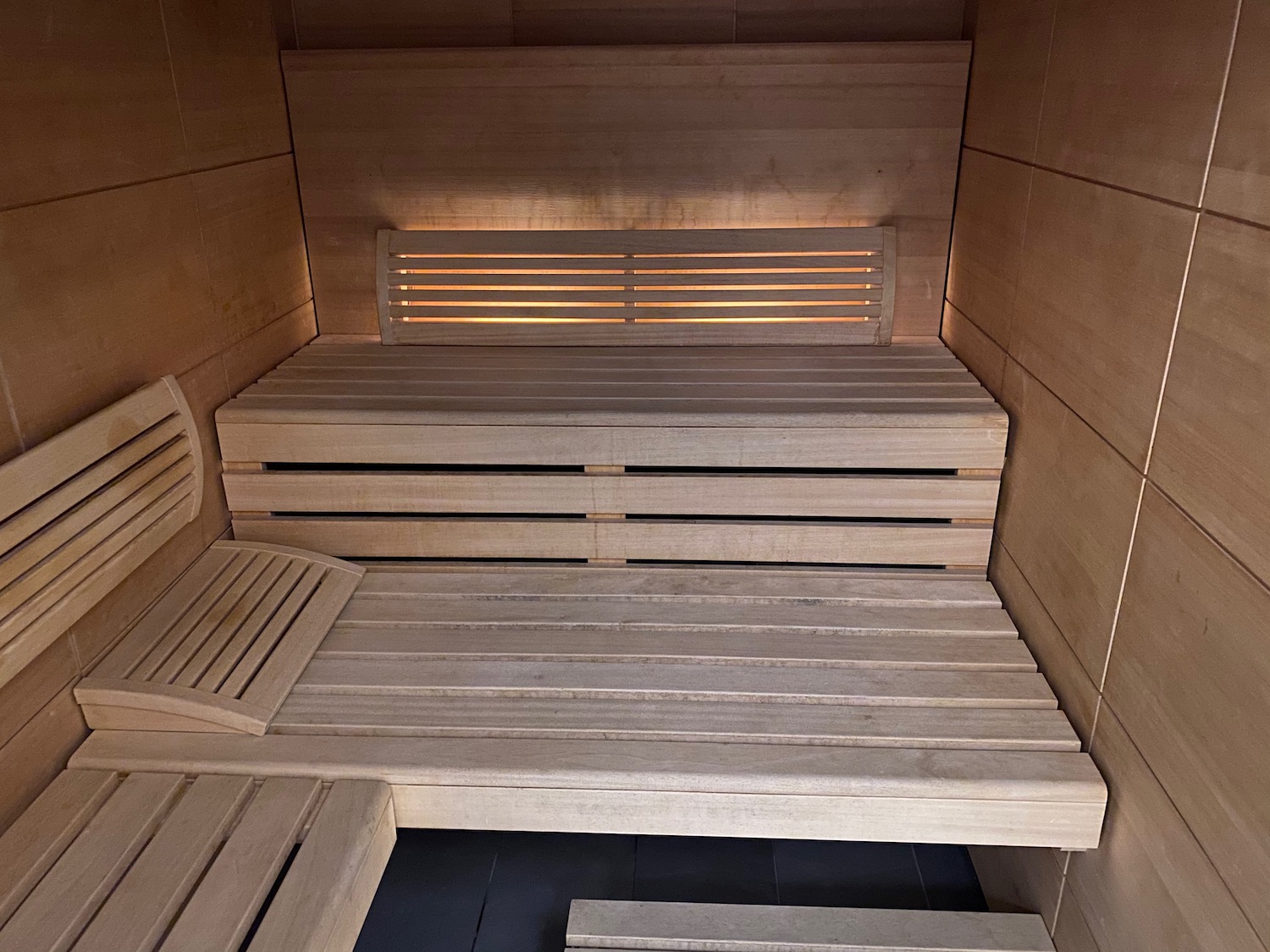 Paris travel: CDG sauna closed, Austin nonstop, cheap fares